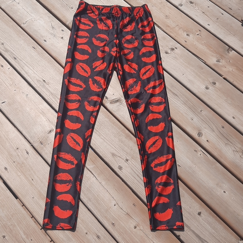 💋 Kiss print leggings